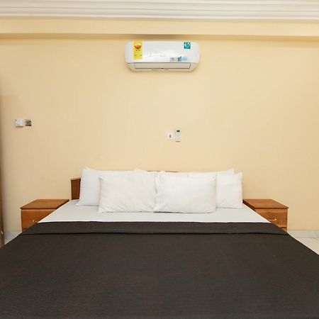 Washington Apartments - Just 25Mins Drive From The Airport Kwashieman Экстерьер фото