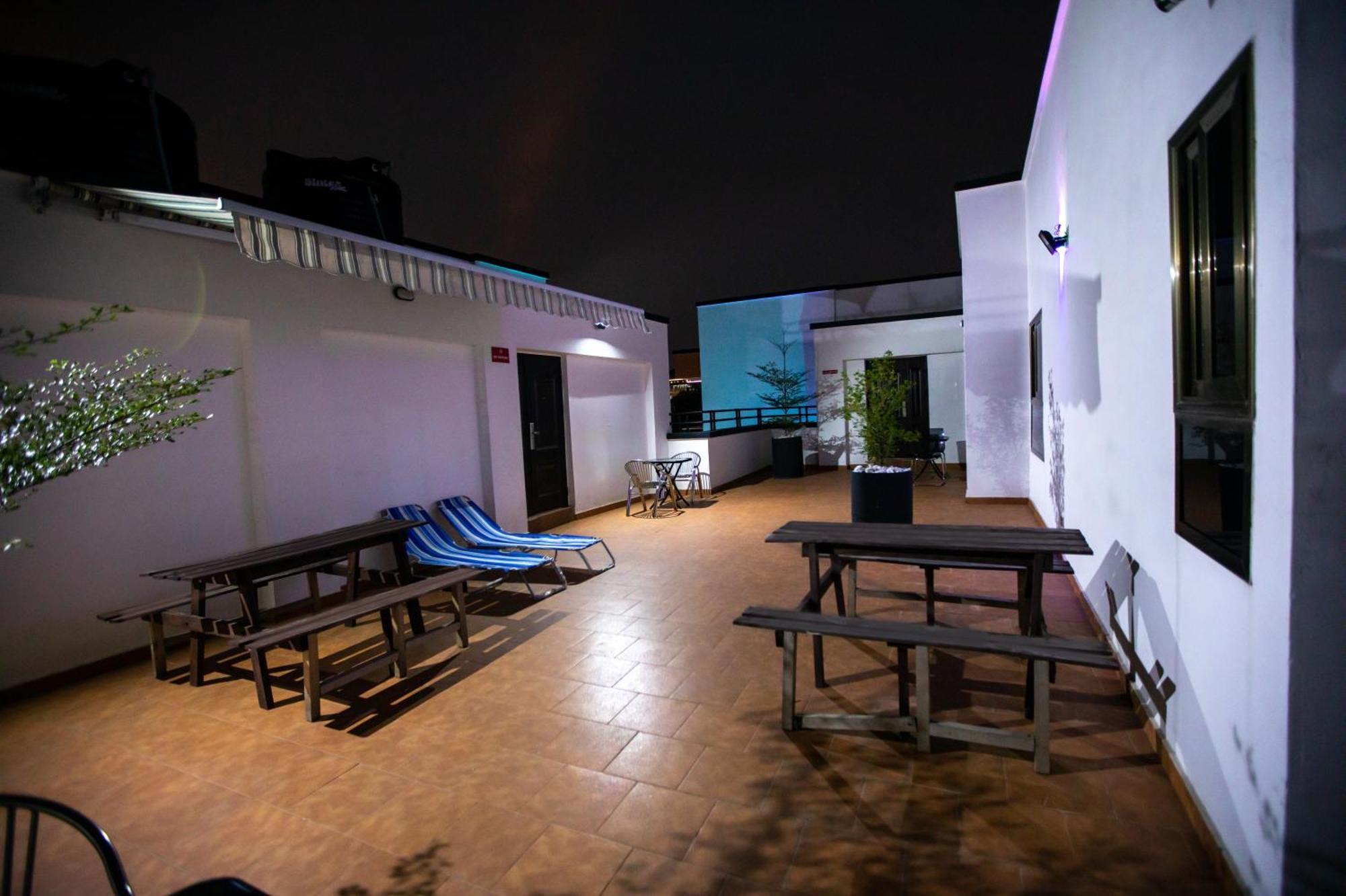 Washington Apartments - Just 25Mins Drive From The Airport Kwashieman Экстерьер фото