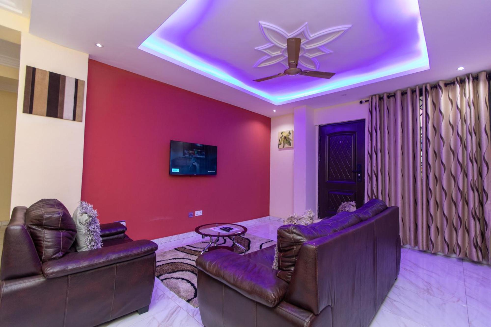 Washington Apartments - Just 25Mins Drive From The Airport Kwashieman Экстерьер фото