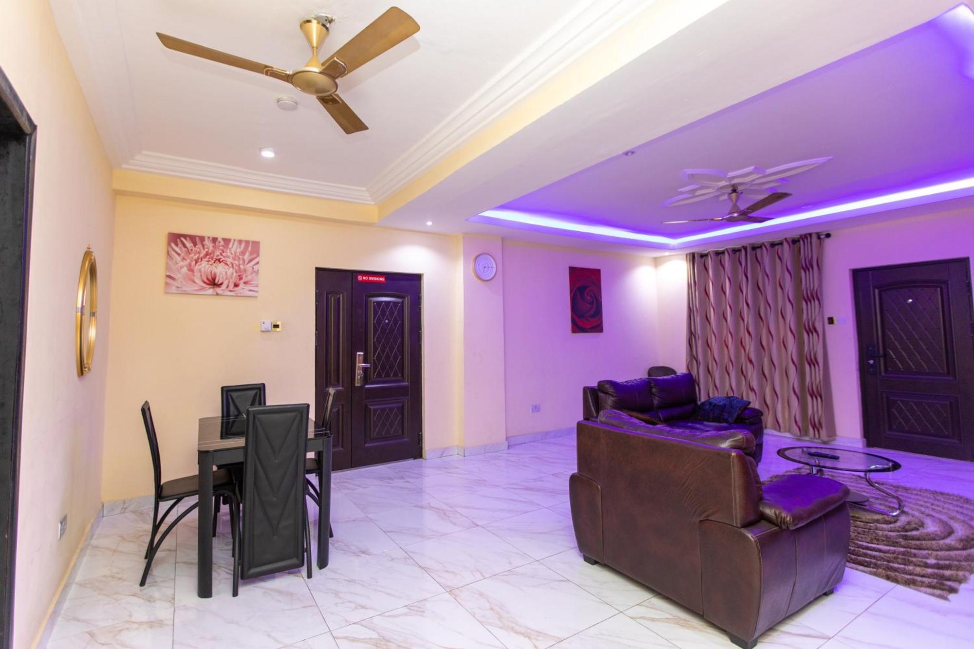 Washington Apartments - Just 25Mins Drive From The Airport Kwashieman Экстерьер фото