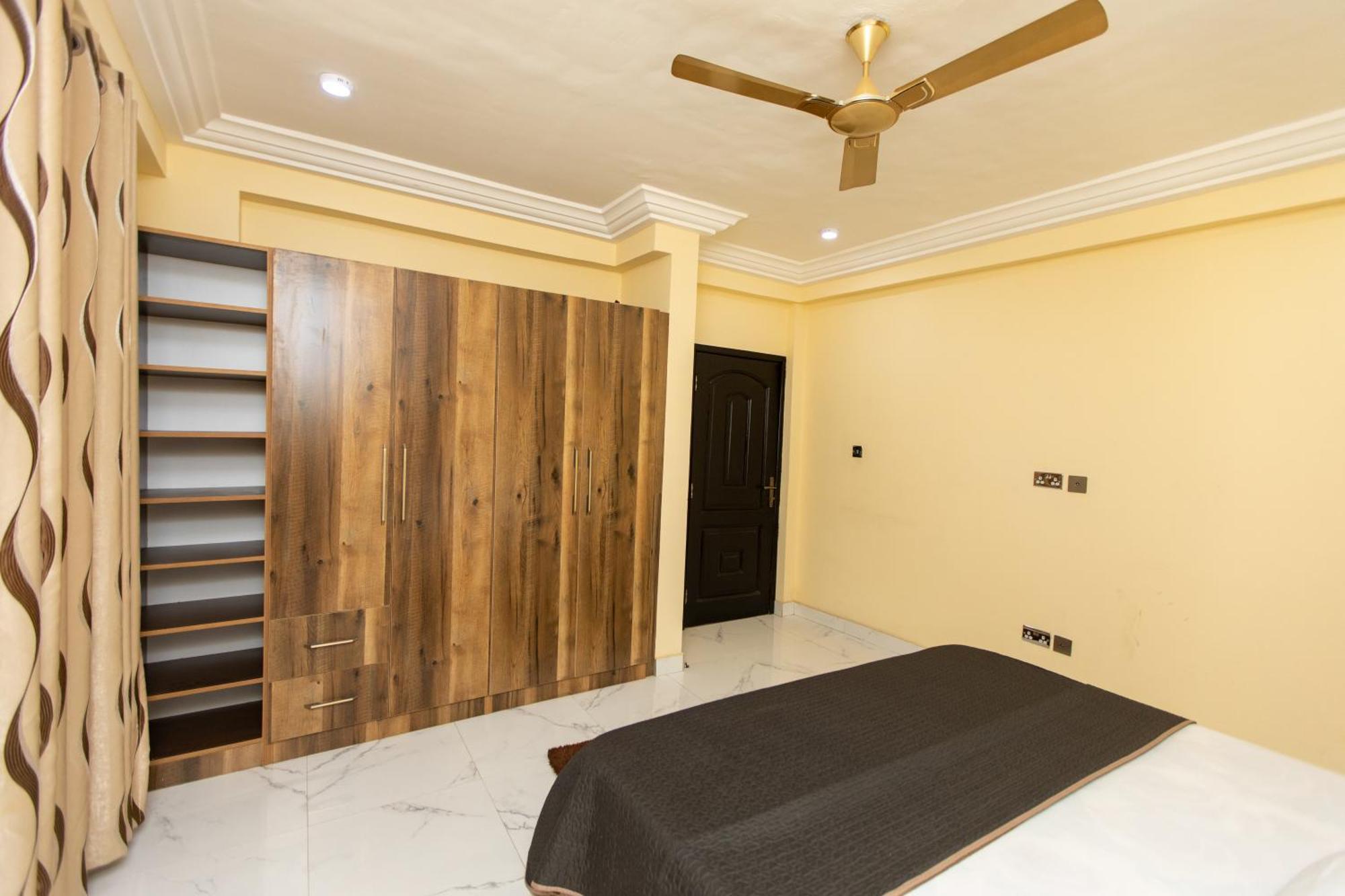Washington Apartments - Just 25Mins Drive From The Airport Kwashieman Экстерьер фото