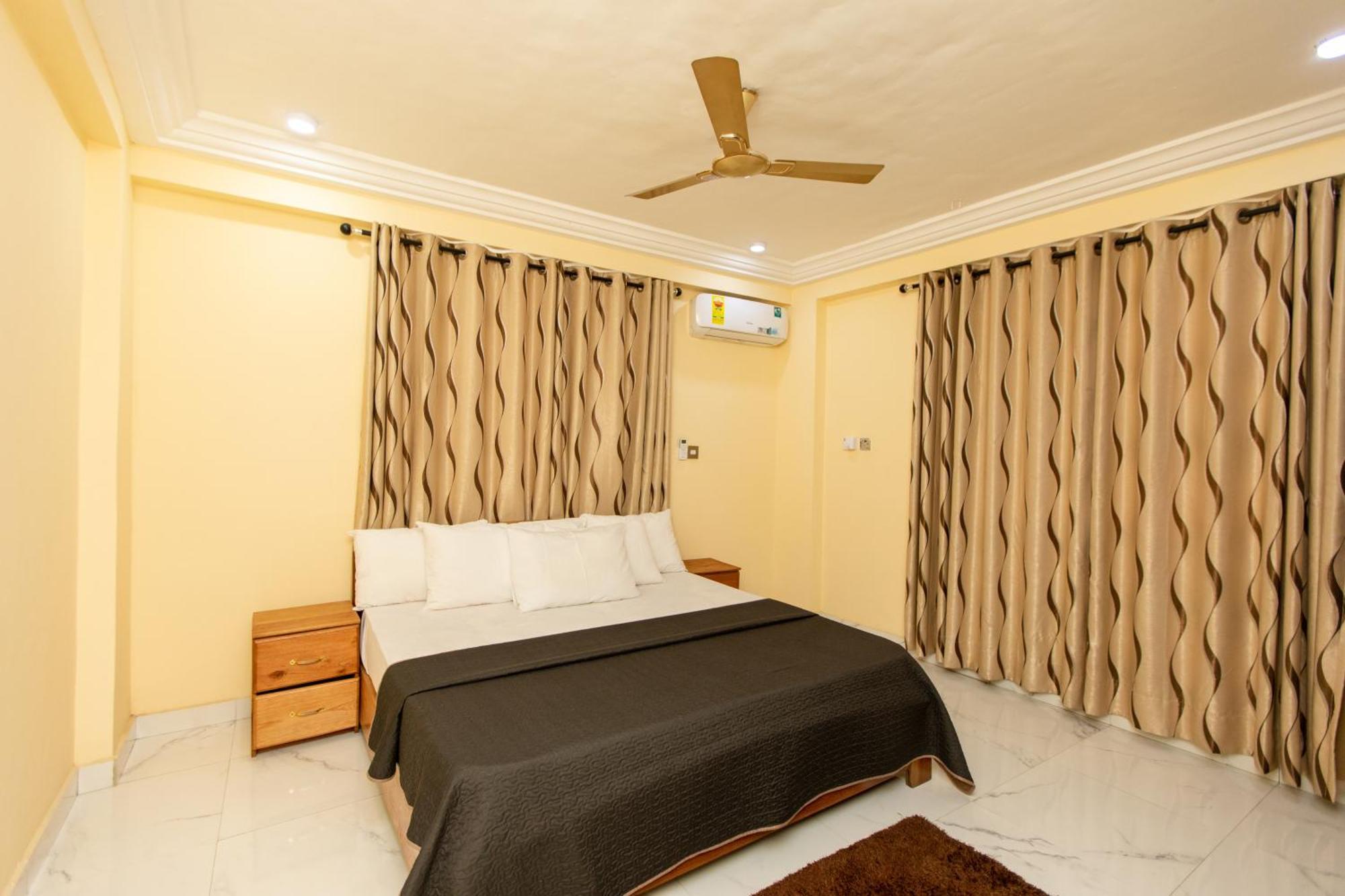 Washington Apartments - Just 25Mins Drive From The Airport Kwashieman Экстерьер фото