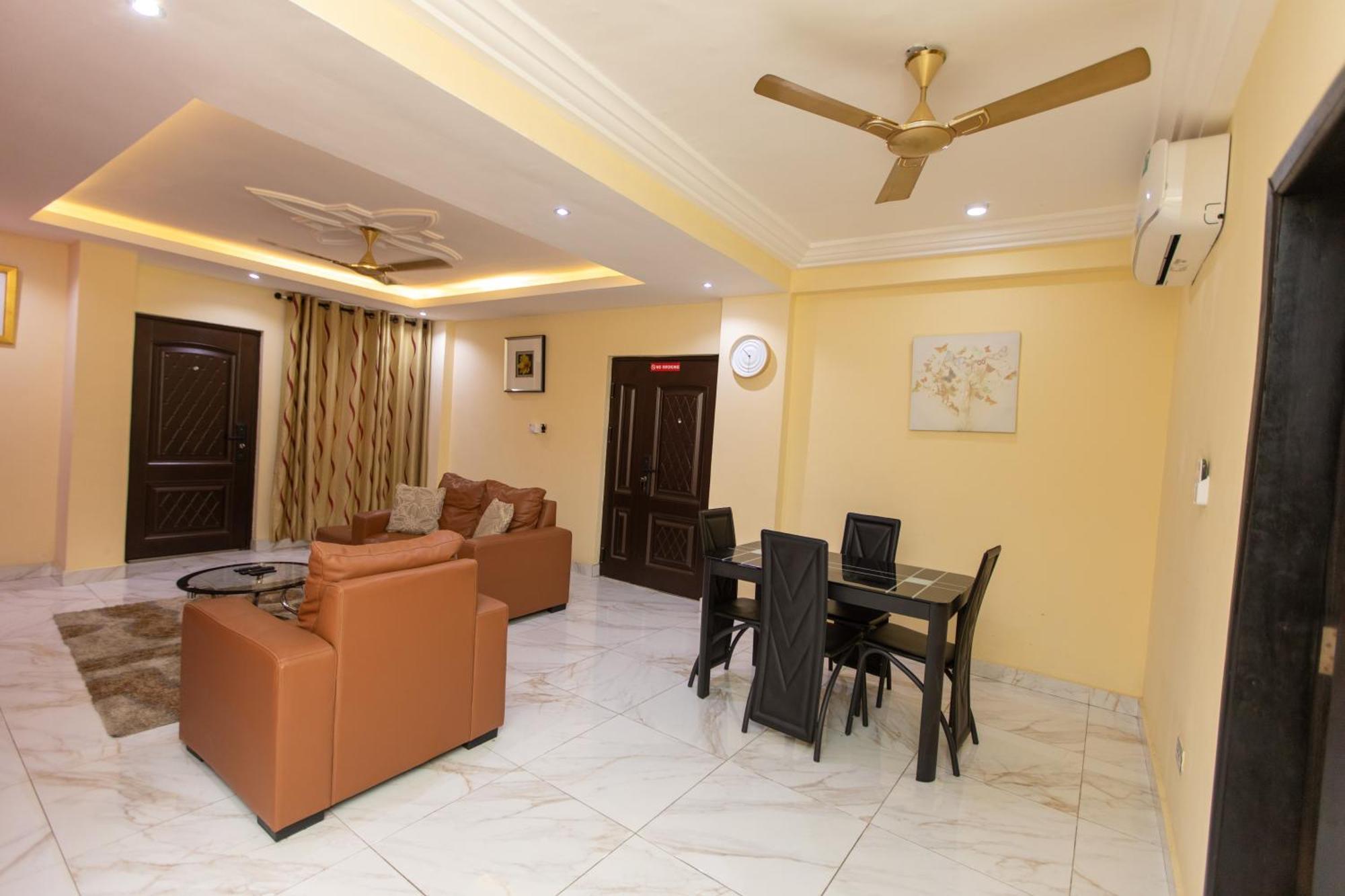 Washington Apartments - Just 25Mins Drive From The Airport Kwashieman Экстерьер фото