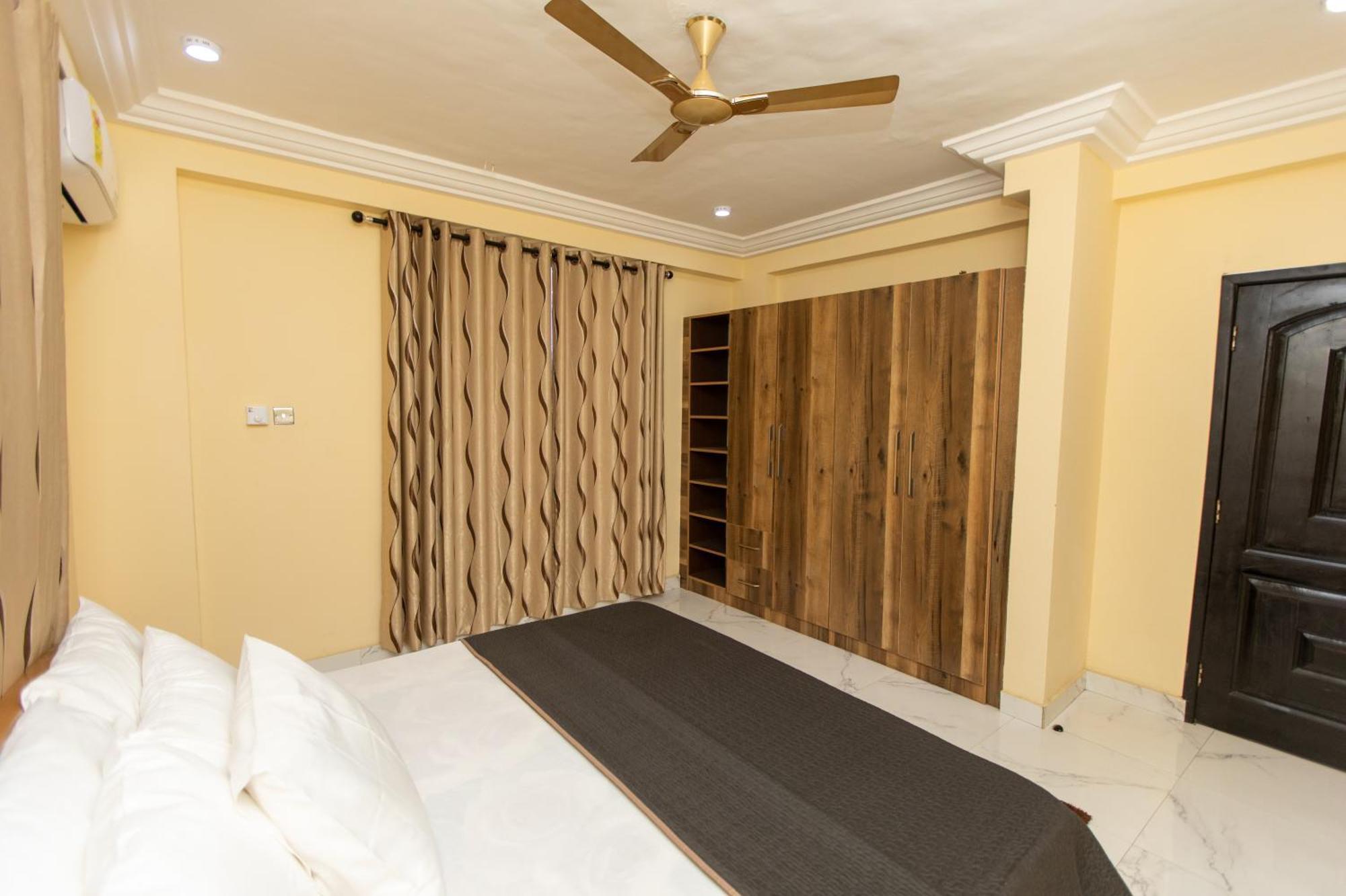 Washington Apartments - Just 25Mins Drive From The Airport Kwashieman Экстерьер фото