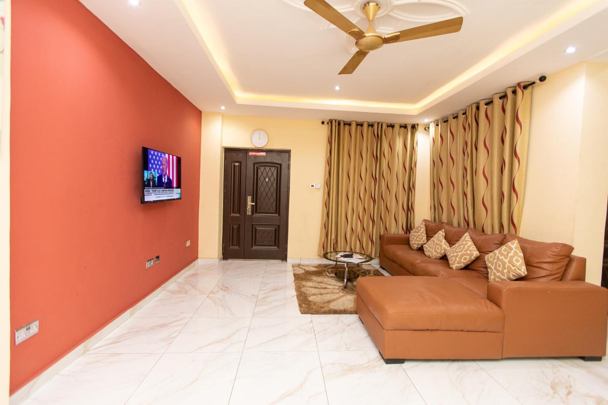 Washington Apartments - Just 25Mins Drive From The Airport Kwashieman Экстерьер фото