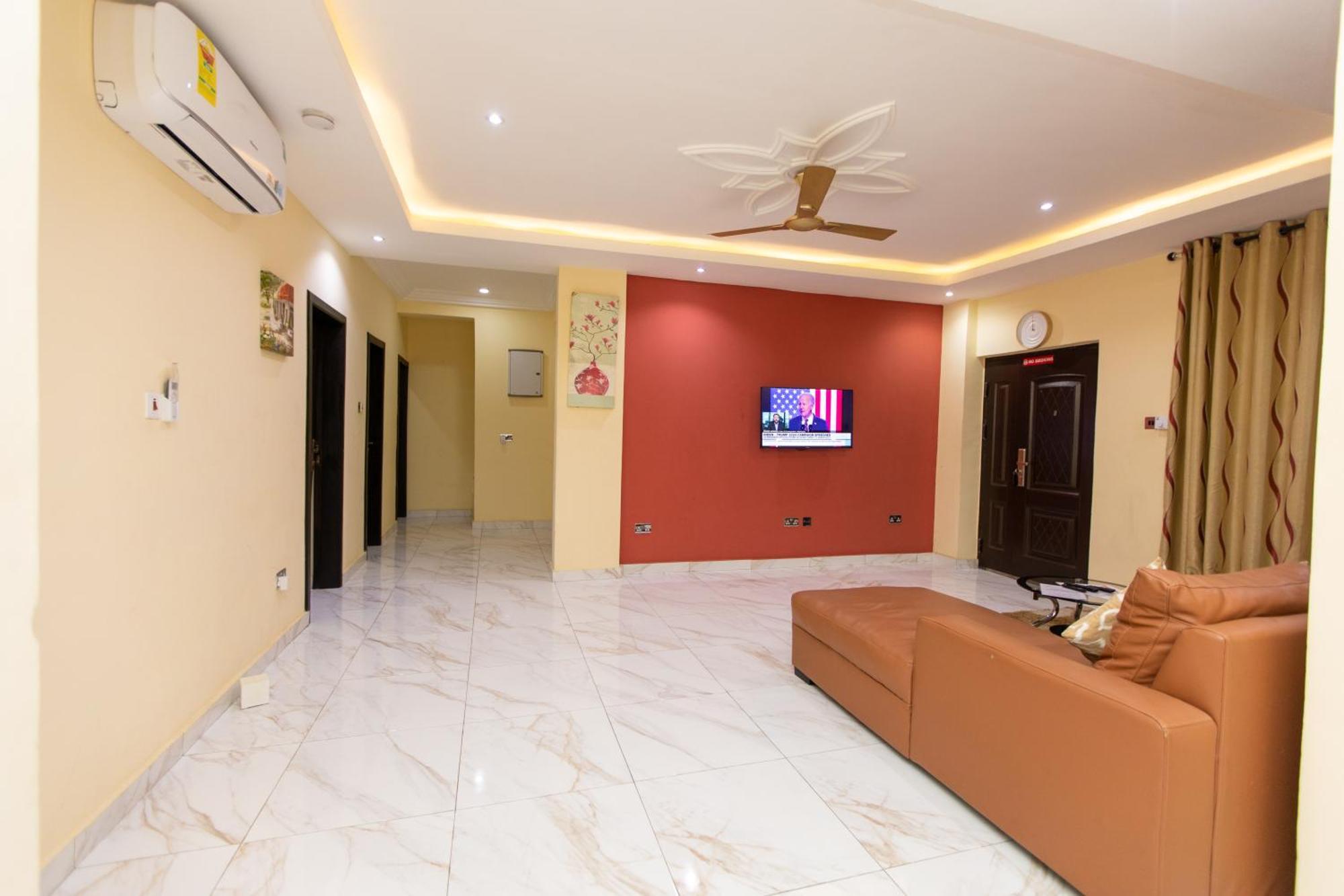 Washington Apartments - Just 25Mins Drive From The Airport Kwashieman Экстерьер фото